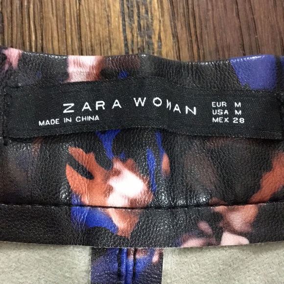 Zara printed leather effect skirt - Picture 4 of 6